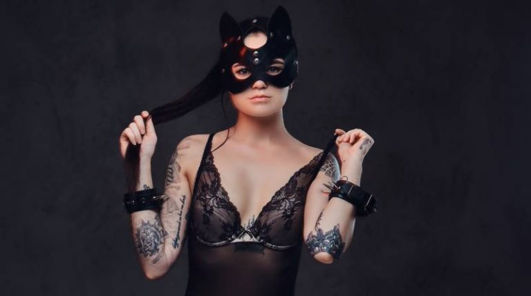 Ce înseamnă BDSM? Ce este și cum se practică BDSM-uL?